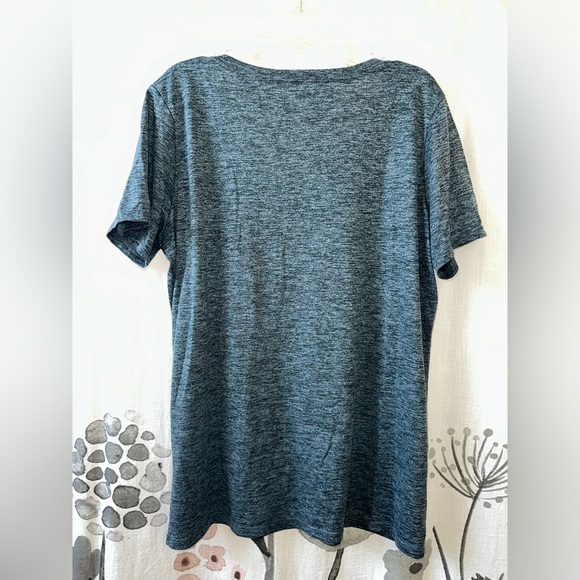 Nike Women’s Dri-Fit Gray Swoosh Short Sleeve Casual Activewear Shirt Size: L - Picture 2 of 7